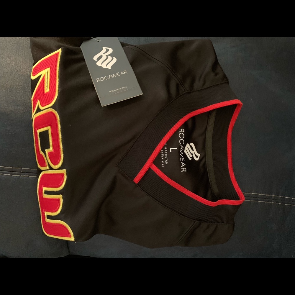 Rocawear sweat shirt